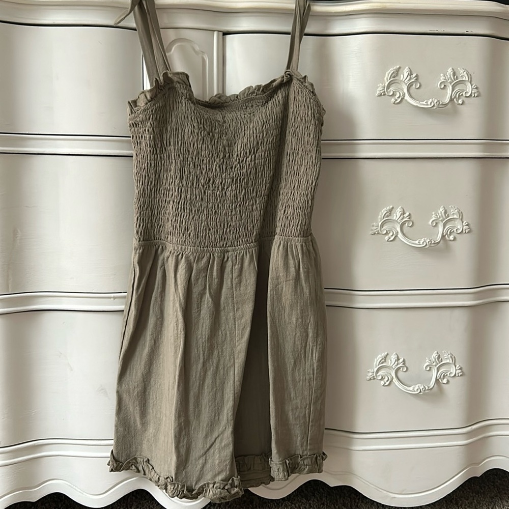 Woman’s sage green romper size small